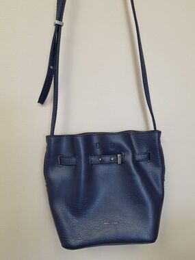 Matt & Nat Mini LEXI Navy Pebbled Vegan Leather Crossbody Bucket Bag